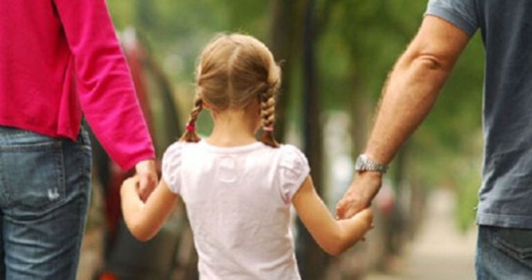 «Θέλω το παιδί μου να κάνει όνειρα όταν μεγαλώσει. Θέλω να ζει ελεύθερο»