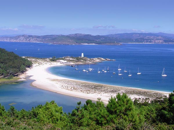 tilestwra.com -  Άγνωστα ευρωπαϊκά νησιά γεμάτα ομορφιά από τον Guardian!