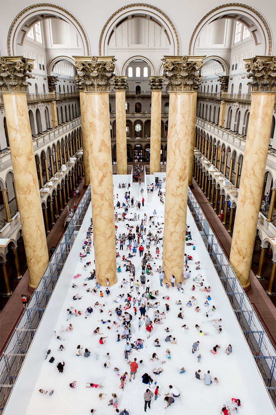 indoor-ball-pit-bubble-ocean-the-beach-snarkitecture-national-building-museum-111