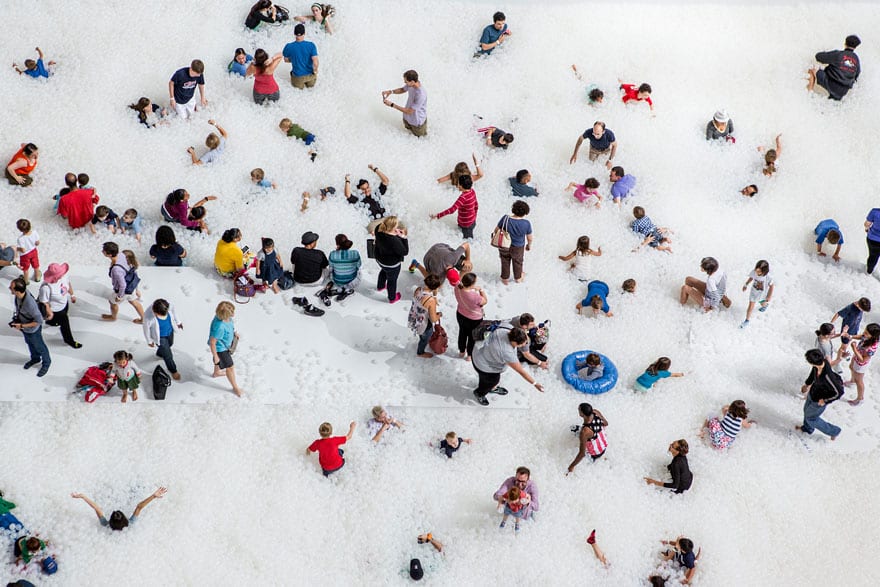 indoor-ball-pit-bubble-ocean-the-beach-snarkitecture-national-building-museum-29
