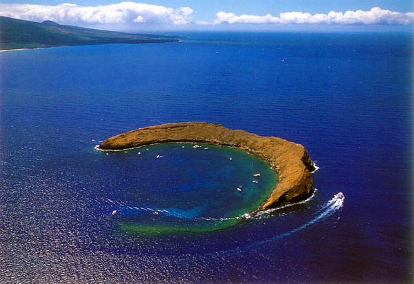 tilestwra.com -  Molokini: Ένας δημοφιλής προορισμός για δύτες!