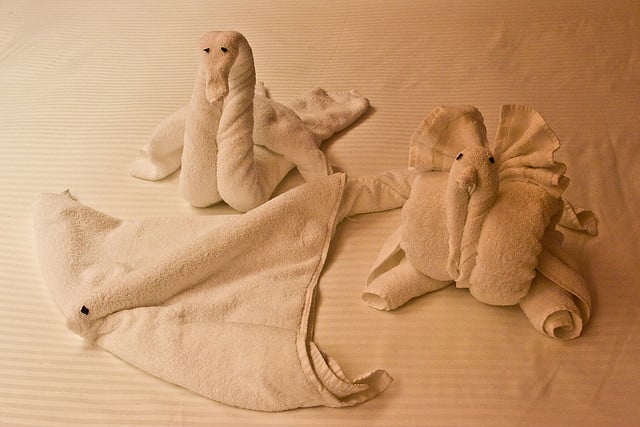 tilestwra.com -  Εντυπωσιακά διπλωμένες πετσέτες!
