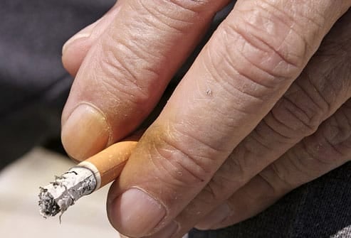 photolibrary_rm_photo_of_smoke_stained_fingers