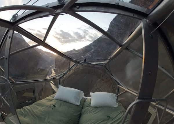 scary-see-through-suspended-pod-hotel-peru-sacred-valley-1-600x429