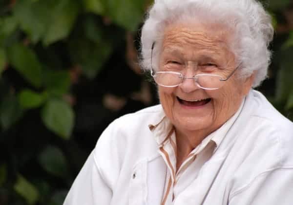 smiling-old-lady-600x421