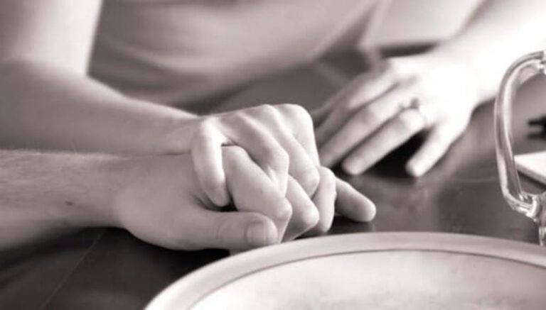 Γυναίκα δίνει στο σύζυγό της ένα καλό μάθημα, αφού την απάτησε!