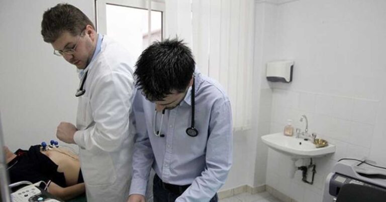 Πρόταση Κουρουμπλή: Υποχρεωτικό τσεκ-απ, αλλιώς συμμετοχή 50% στα έξοδα της θεραπείας