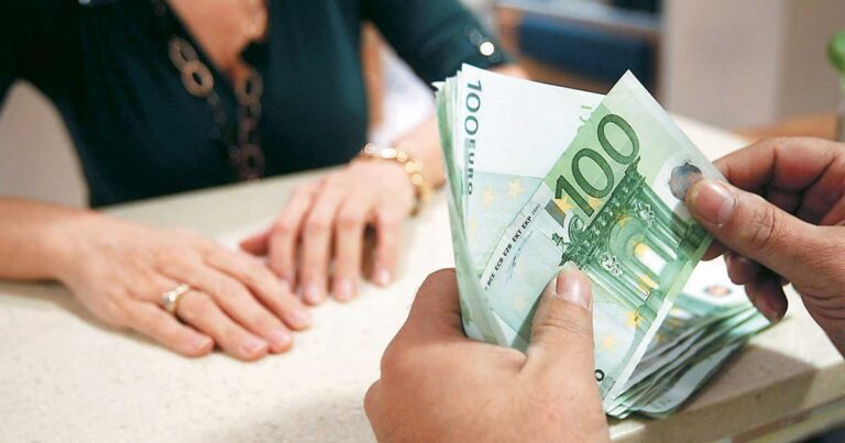 Έπαιρνε τη σύνταξη της νεκρής μητέρας της επί 8 χρόνια!