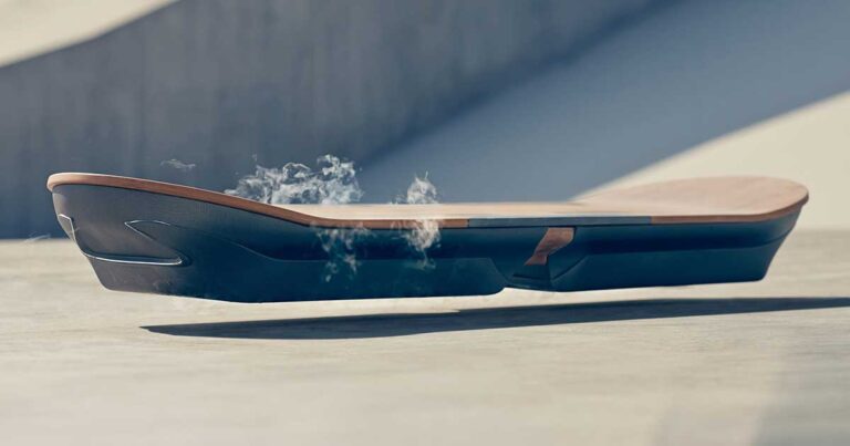 Το όχημα του μέλλοντος: H “ιπτάμενη σανίδα” που κατασκεύασε η εταιρεία αυτοκινήτων Lexus.