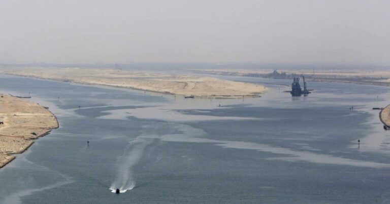 Τί είναι η Νέα Διώρυγα του Σουέζ που εγκαινιάζουν Σίσι, Ολάντ, Τσίπρας;