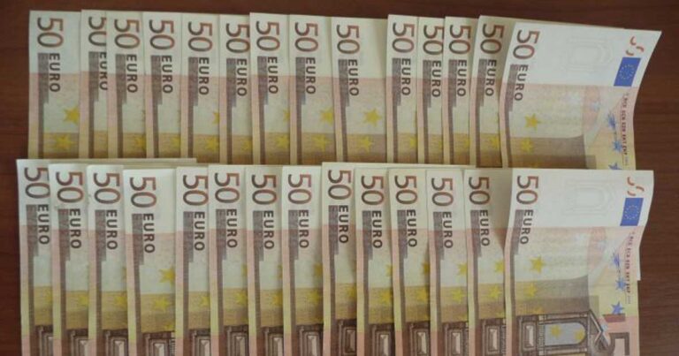 Δείτε με ποιους τρόπους μπορείτε να αποφύγετε τα πλαστά χαρτονομίσματα