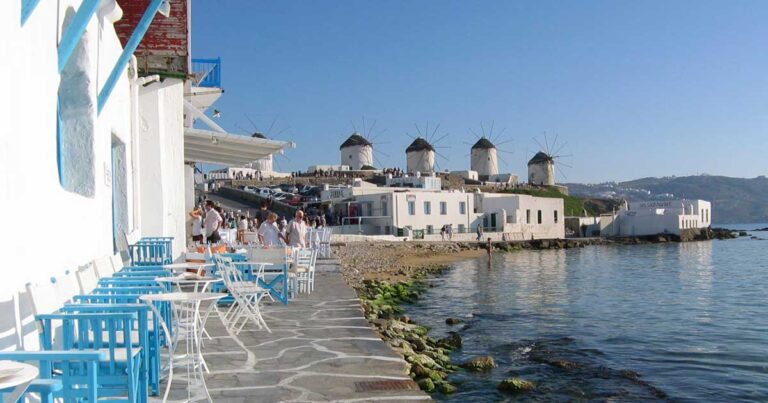 Στα ύψη η ζήτηση για αγορά κατοικίας σε Μύκονο και Σαντορίνη από το εξωτερικό!