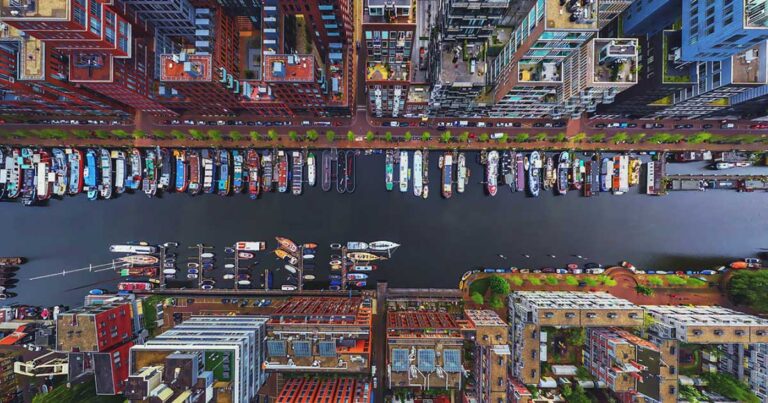 Εντυπωσιακές αεροφωτογραφίες από διάφορα μέρη του κόσμου.