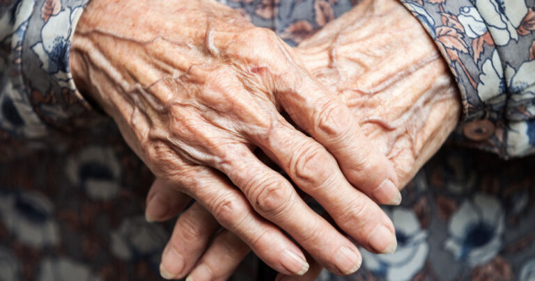 Τα 8 ψέματα της πάμφτωχης μάνας μου.