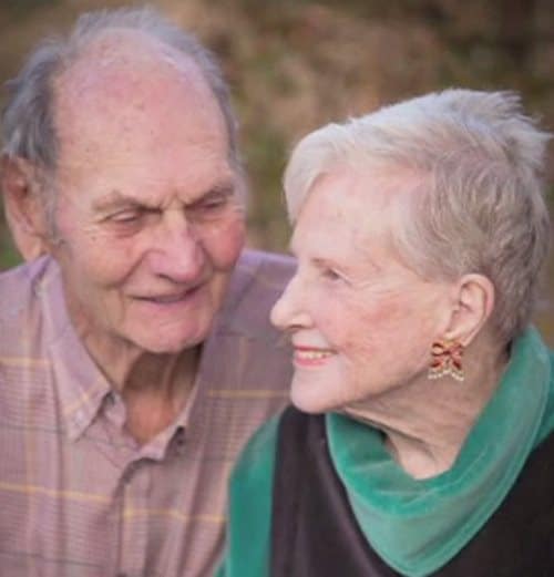 Ήταν παντρεμένοι για 62 χρόνια και πέθαναν την ίδια ημέρα. Αλλά τα τελευταία λόγια του άντρα είναι που έχουν σημασία
