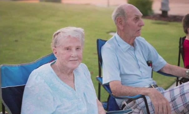 Ήταν παντρεμένοι για 62 χρόνια και πέθαναν την ίδια ημέρα. Αλλά τα τελευταία λόγια του άντρα είναι που έχουν σημασία