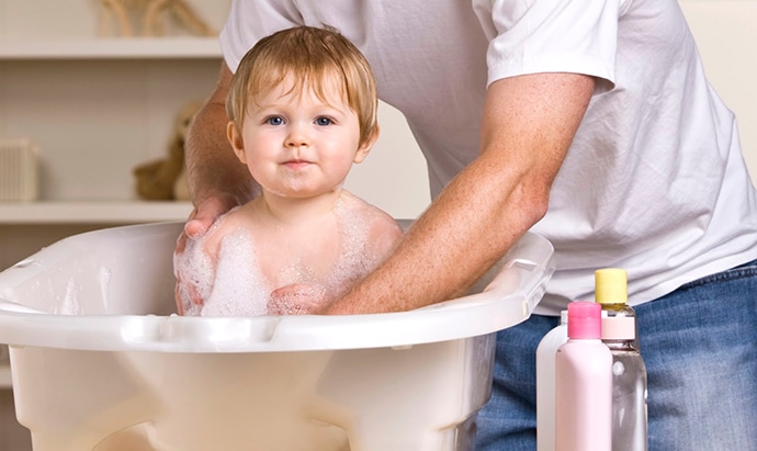 baby_bath_iStock_000010810196XXLarge