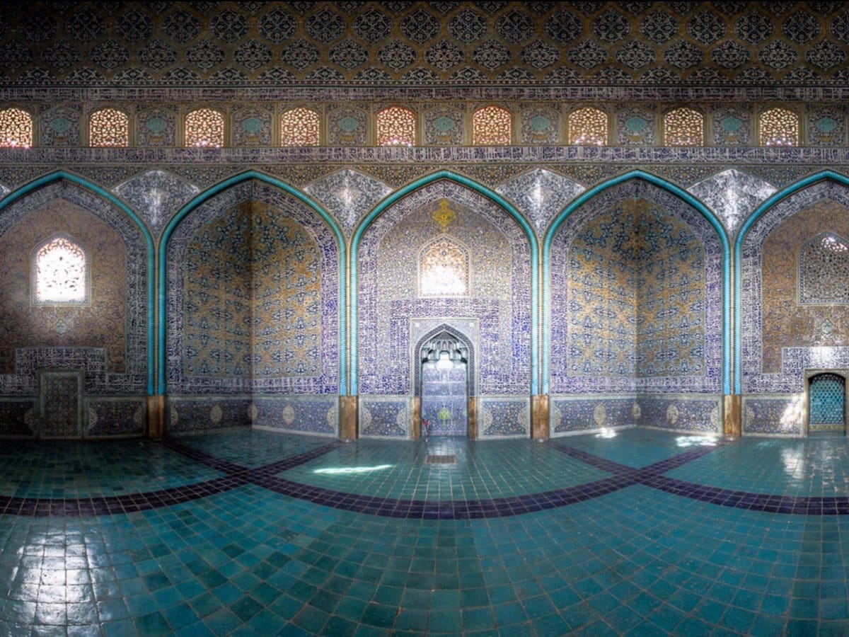 isfahans-sheikh-lotfollah-mosque-was-built-as-a-private-mosque-for-the-royal-court-in-the-early-17th-century-the-ivory-tiles-change-color-throughout-the-day-reflecting-beautiful-pink-hues-at-sunset