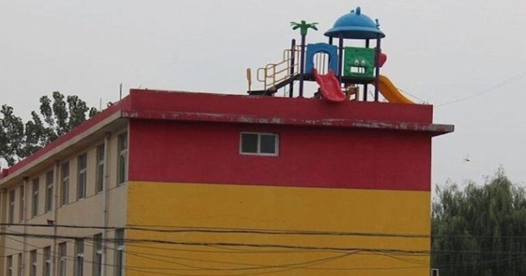 20 παιδικές χαρές που θα έπρεπε να γκρεμιστούν αυτή τη στιγμή!