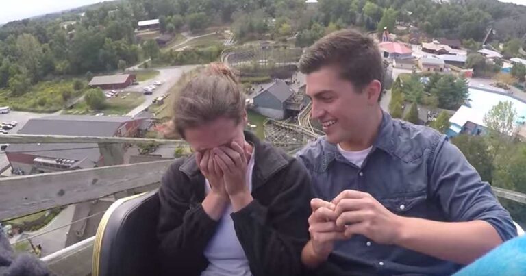 Τρομακτική πρόταση γάμου πάνω σε… τρενάκι!