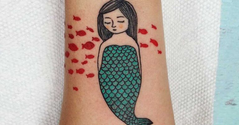 36 υπέροχα τατουάζ με θέμα τις γοργόνες