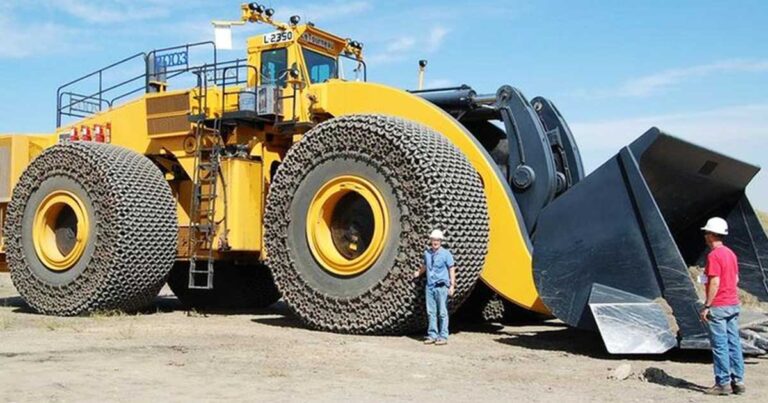 O μεγαλύτερος φορτωτής του κόσμου ζυγίζει 258 τόνους!