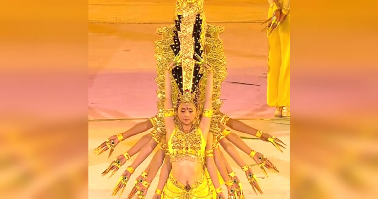 Ο χορός αυτών των 63 κωφών χορευτριών θα σας συγκλονίσει!