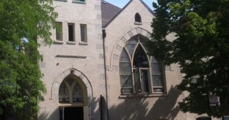 Μετέτρεψαν αυτή την παλιά εκκλησία σε ένα ονειρεμένο σπίτι!