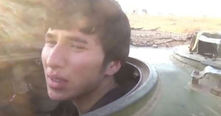 Έφηβος βομβιστής αυτοκτονίας λίγο πριν την τελική του αποστολή.