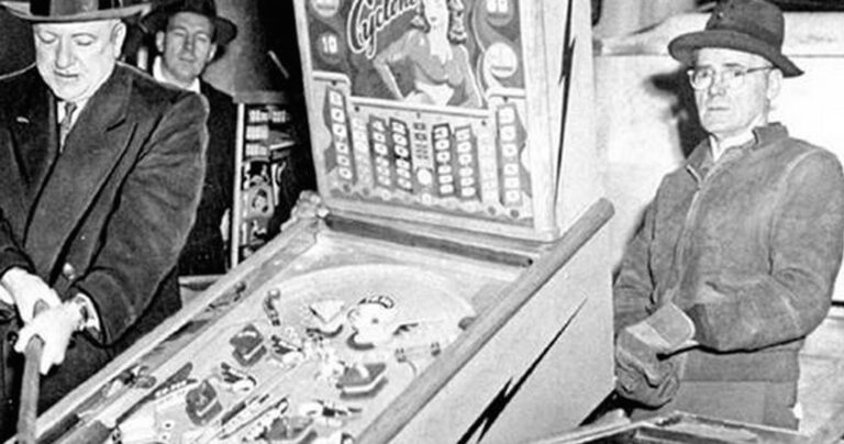 Κοινωνικοί πανικοί που προκλήθηκαν από την έλευση του καινούργιου!