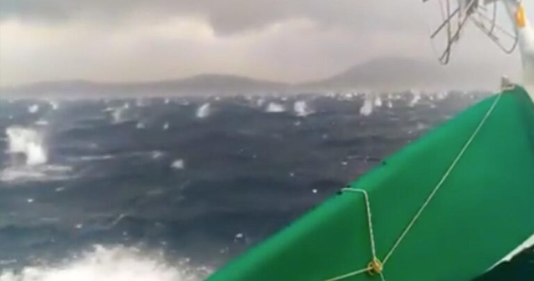 Χαλάζι σε μέγεθος αυγού έπεσε στη νότια Ιταλία! Δείτε το βίντεο που έβγαλαν ψαράδες…