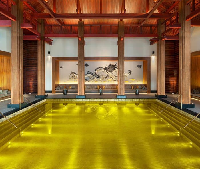 Χρυσή πισίνα στο St Regis στη Λάσα, Θιβέτ