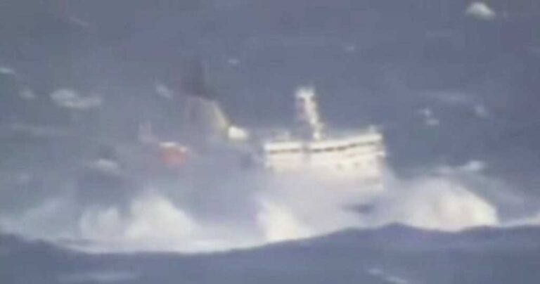 Επιβατηγό πλοίο στα νησιά Φερόε αντιμέτωπο με την φύση