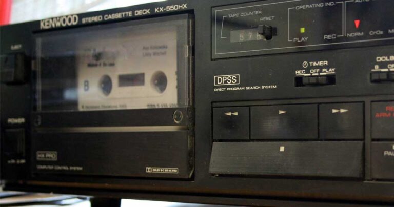 H εταιρεία που κατασκευάζει κασέτες ήχου και πουλά καλύτερα από ποτέ!