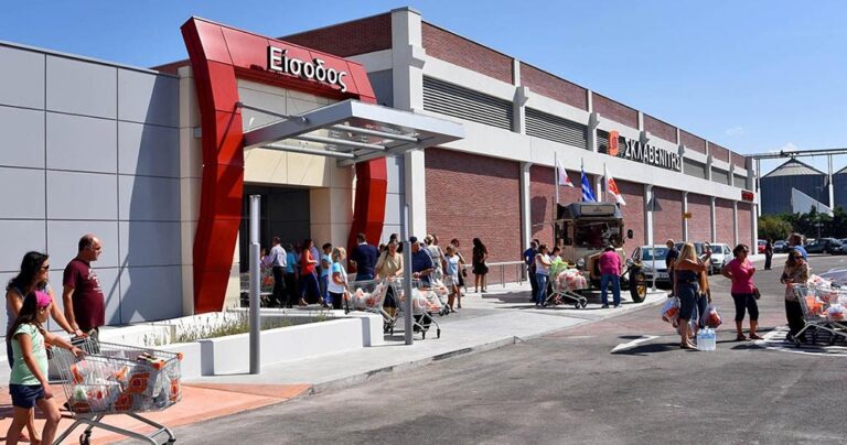 O Σκλαβενίτης τώρα και εκτός Αττικής: Κατάστημα 4.000 τ.μ. στην Κόρινθο