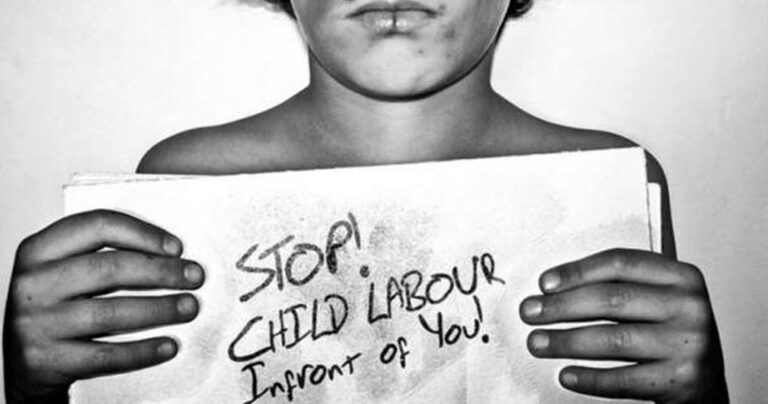 Όταν παιδιά 12 χρονών δουλεύουν για να ντύνεσαι