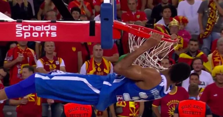 Tο «κάρφωμα» του Αντετοκούνμπο απέναντι στον ρατσισμό!