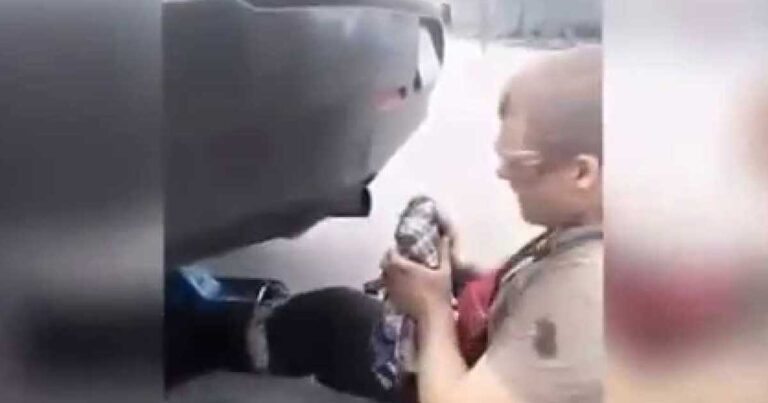 Τρελό Ρώσος μηχανικός βάζει το πρόσωπο του στην εξάτμιση αυτοκίνητου και γίνεται κάτι τρομερά αστείο!