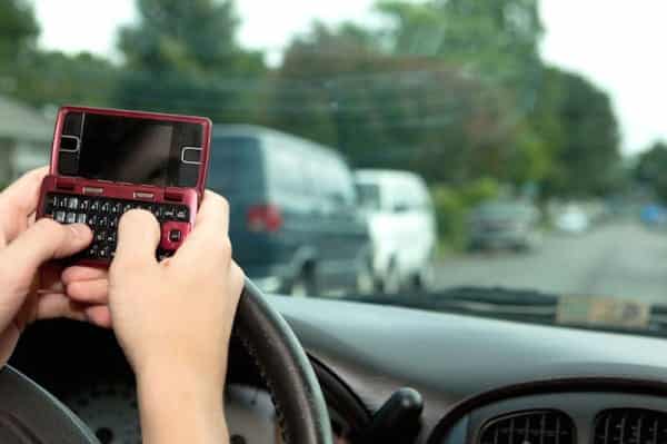 texting-while-driving2-600x399