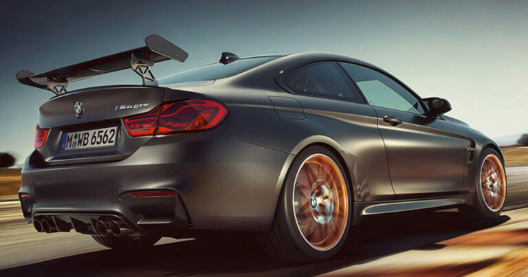 Όταν μια BMW M4 GTS λυσσάει πάνω στην πίστα!