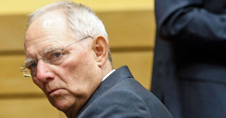 Φοιτητές εκνεύρισαν τον Σόιμπλε επειδή του έκαναν ερωτήσεις για τις αυτοκτονίες στην Ελλάδα!