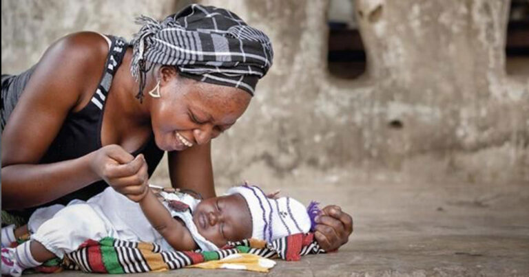 Εικόνες από μαμάδες όλου του κόσμου: Η πιο αγνή αγάπη που δεν γνωρίζει σύνορα