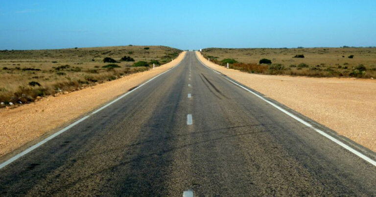 Ένας δρόμος 145 χιλιομέτρων χωρίς ούτε μια στροφή!