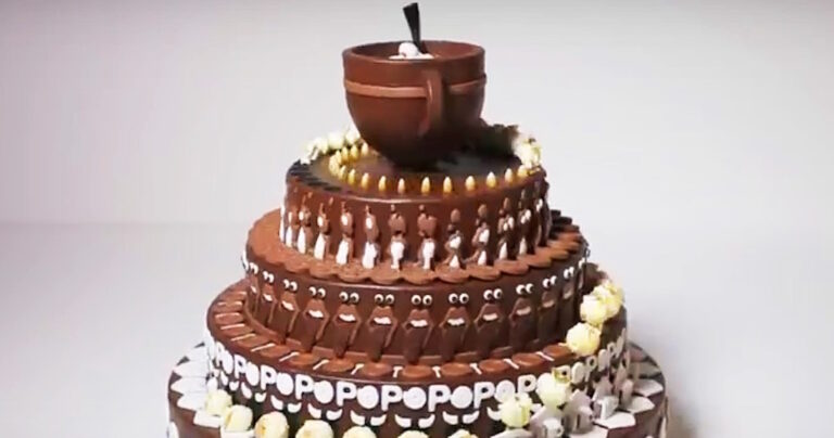 Αυτή η τούρτα είναι διαφορετική από τις άλλες. Τι είναι αυτό που την ξεχωρίζει; Κινείται!