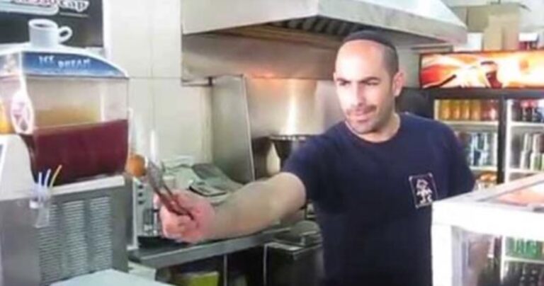 Αυτός ο τύπος είναι ο μάγος του φαλάφελ!