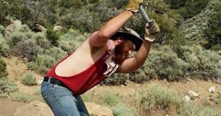 Έψαξε για χρυσό και έφτιαξε μόνος του το δαχτυλίδι αρραβώνων για την αγαπημένη του!