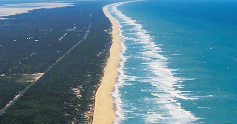 H “ατελείωτη” παραλία 151 χιλιομέτρων που βρίσκεται στην Αυστραλία!