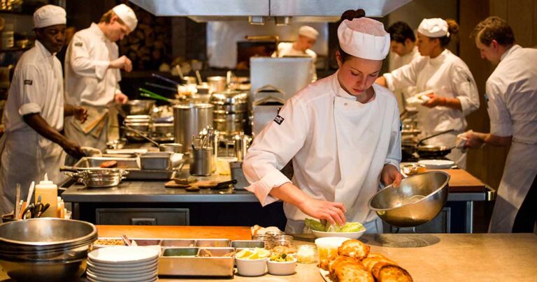 6 απλοί τρόποι για να καταλάβουμε αν το μαγαζί που τρώμε είναι καθαρό