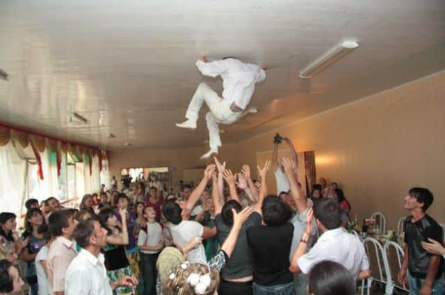 embarrassing_wedding_moments_640_19