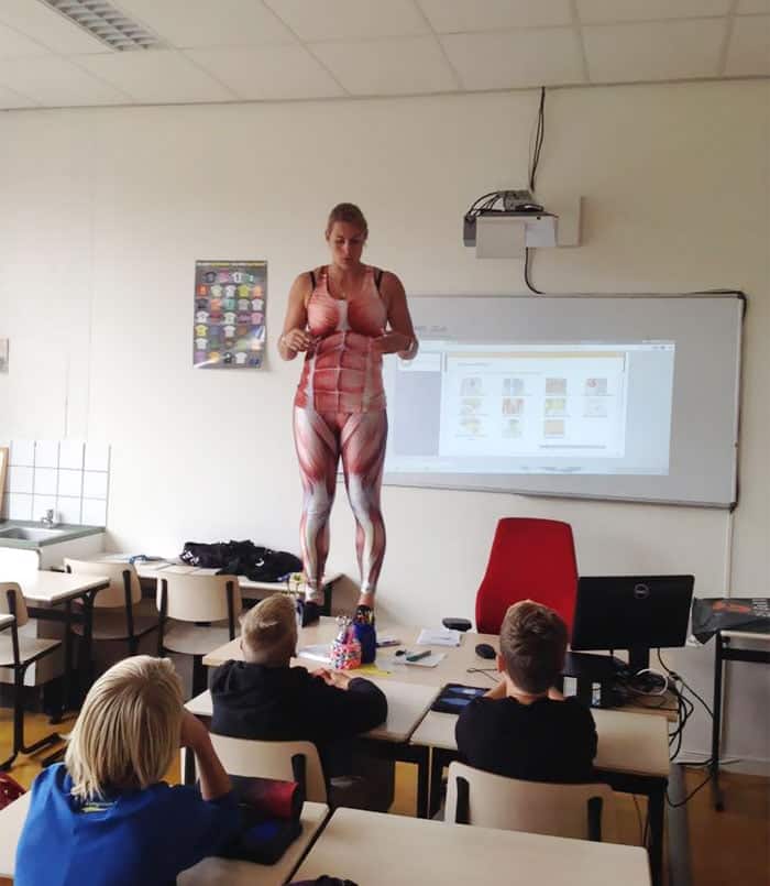 biology-teacher-spandex-anatomy-class-debby-heerkens-groene-hart-3